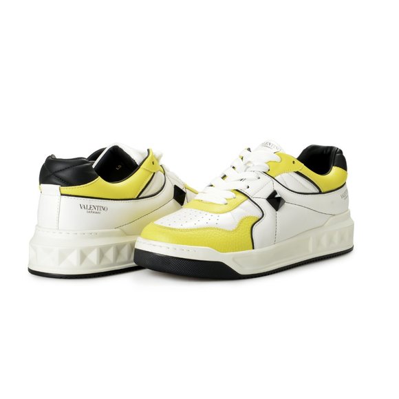 Valentino Garavani Men's One Stud Low Leather Fashion Athletic Sneakers Shoes - Picture 8 of 8